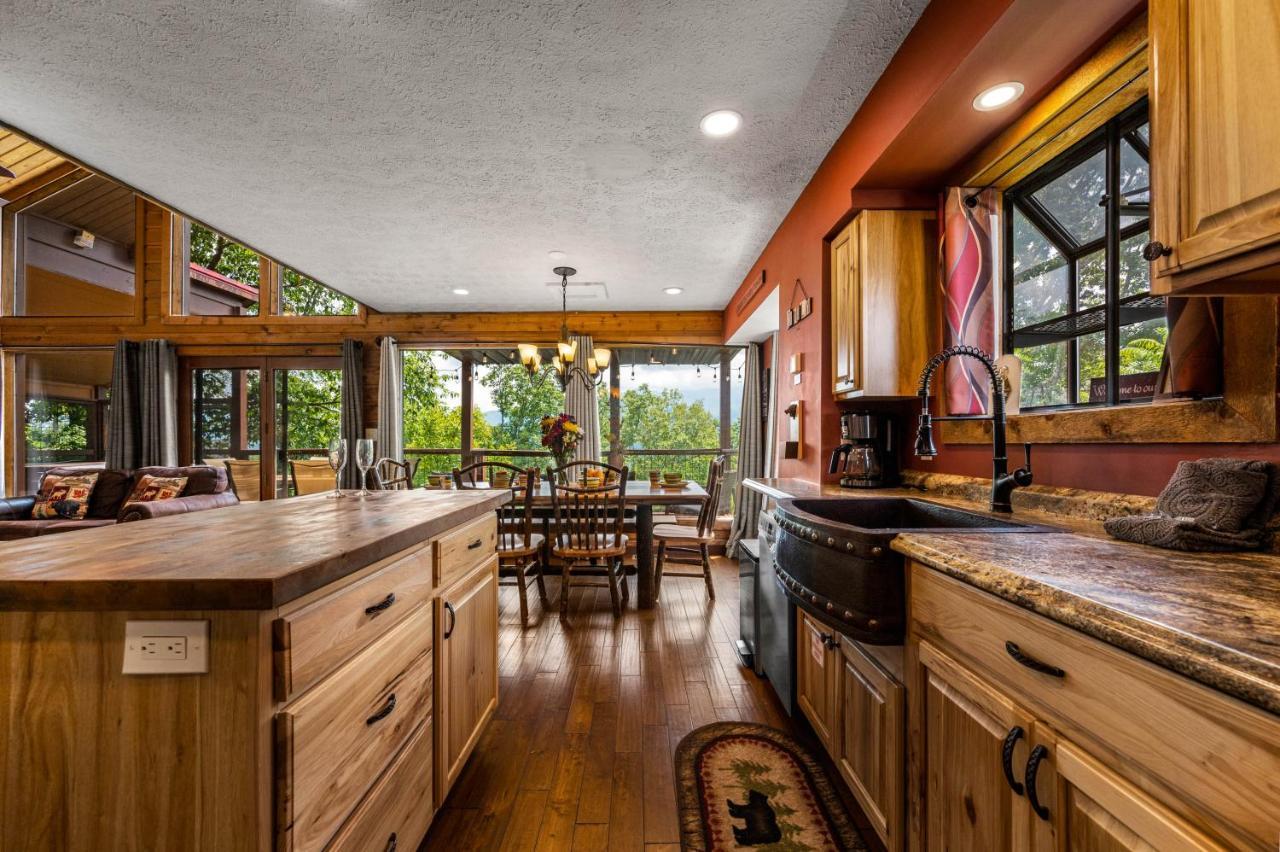 Twinflower Summit - Incredible Views, Pet Friendly! Gatlinburg Exterior photo